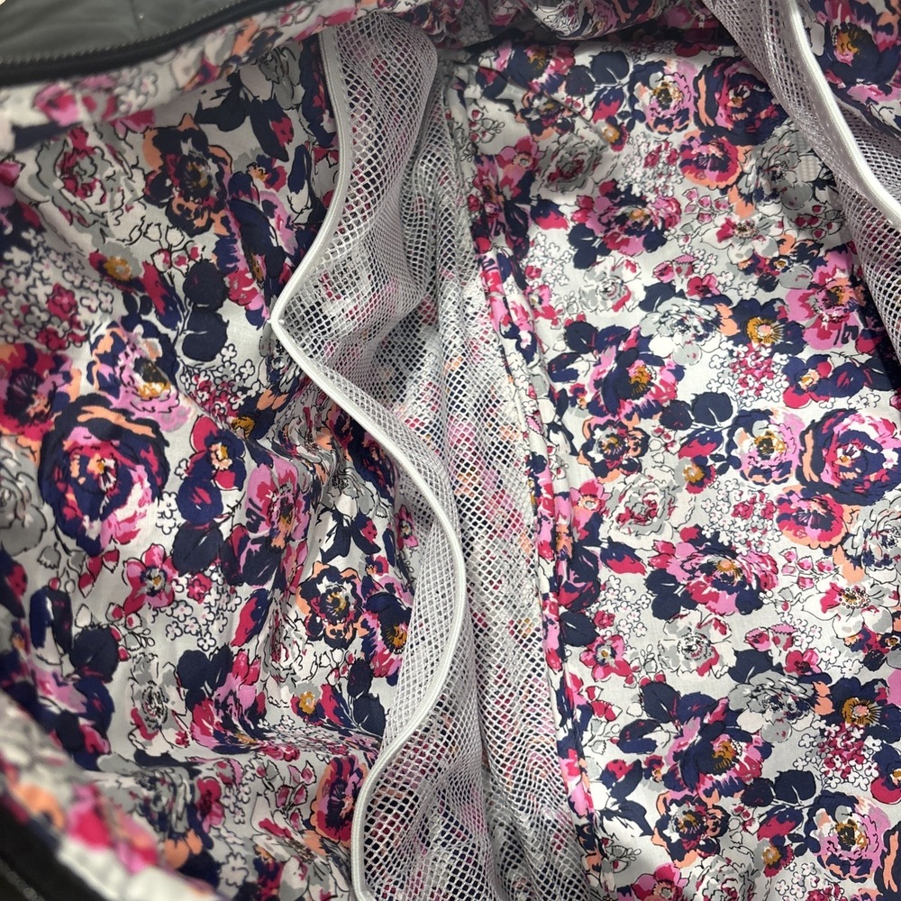 Vera Bradley Women's Ultralight Medium Traveler Bag 27136-481 Black - Picture 11 of 11